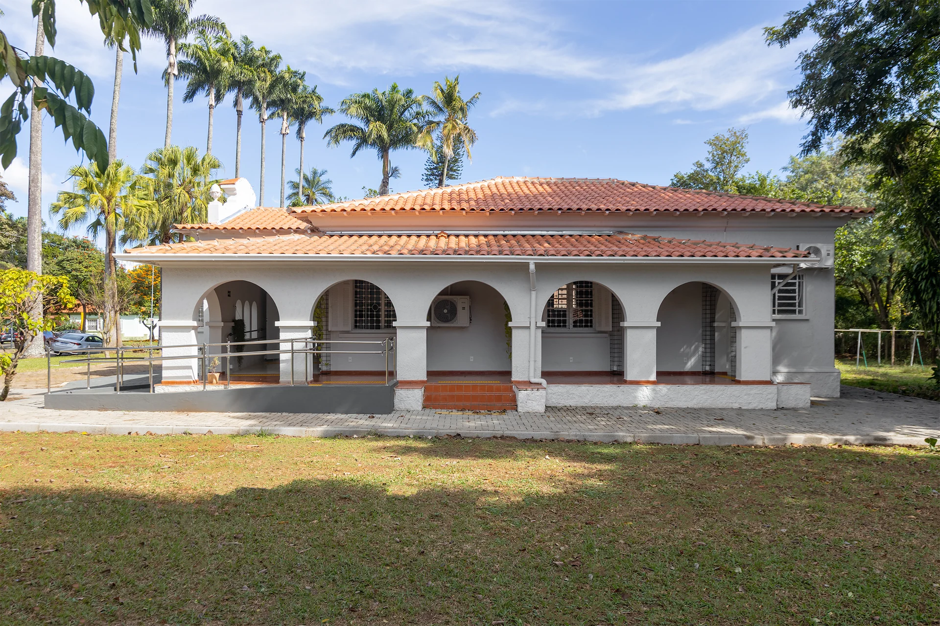 O edifício histórico no campus da ESALQ-USP — CCARBON/USP