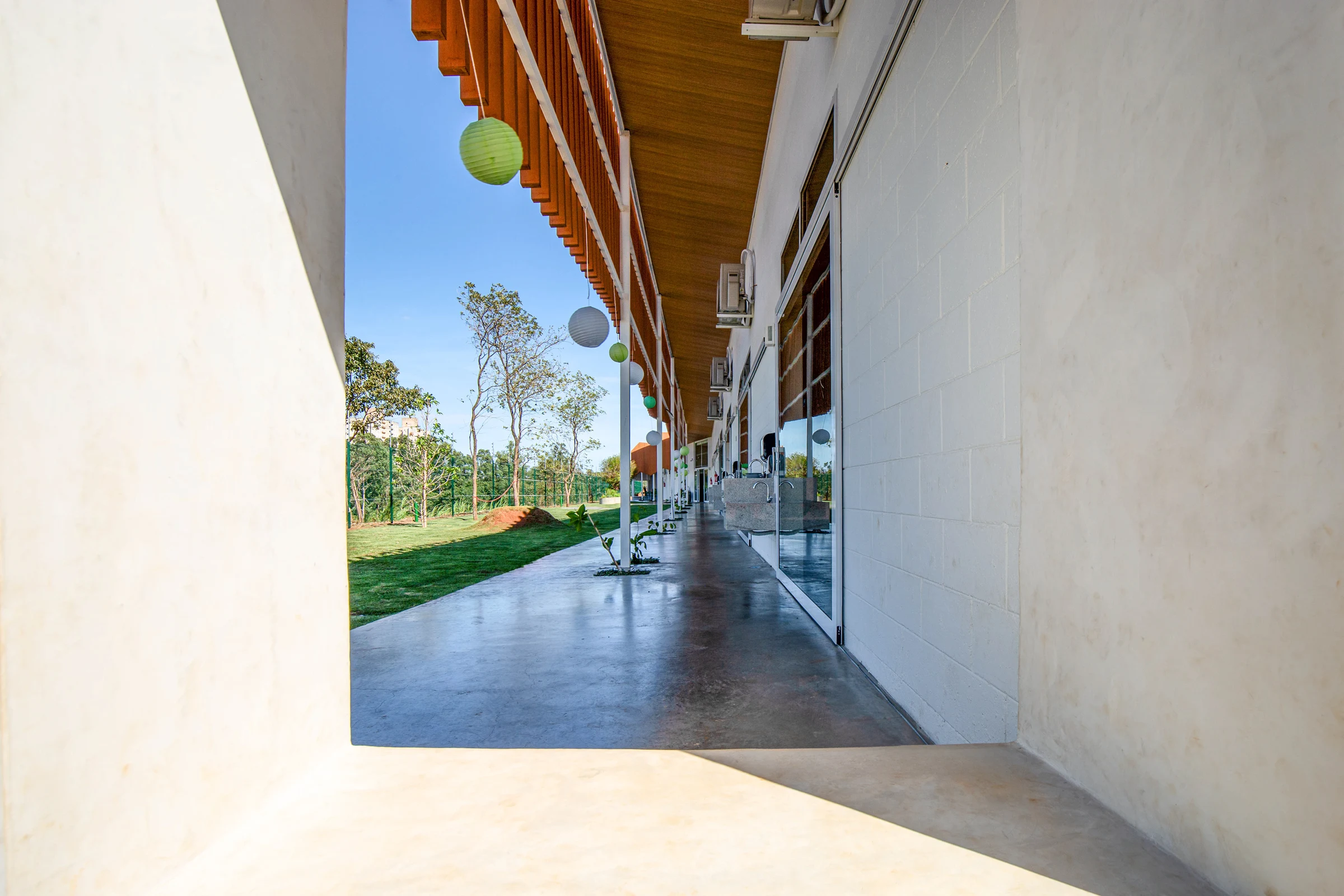A continuidade entre dentro e fora — Eco Escola Jardim