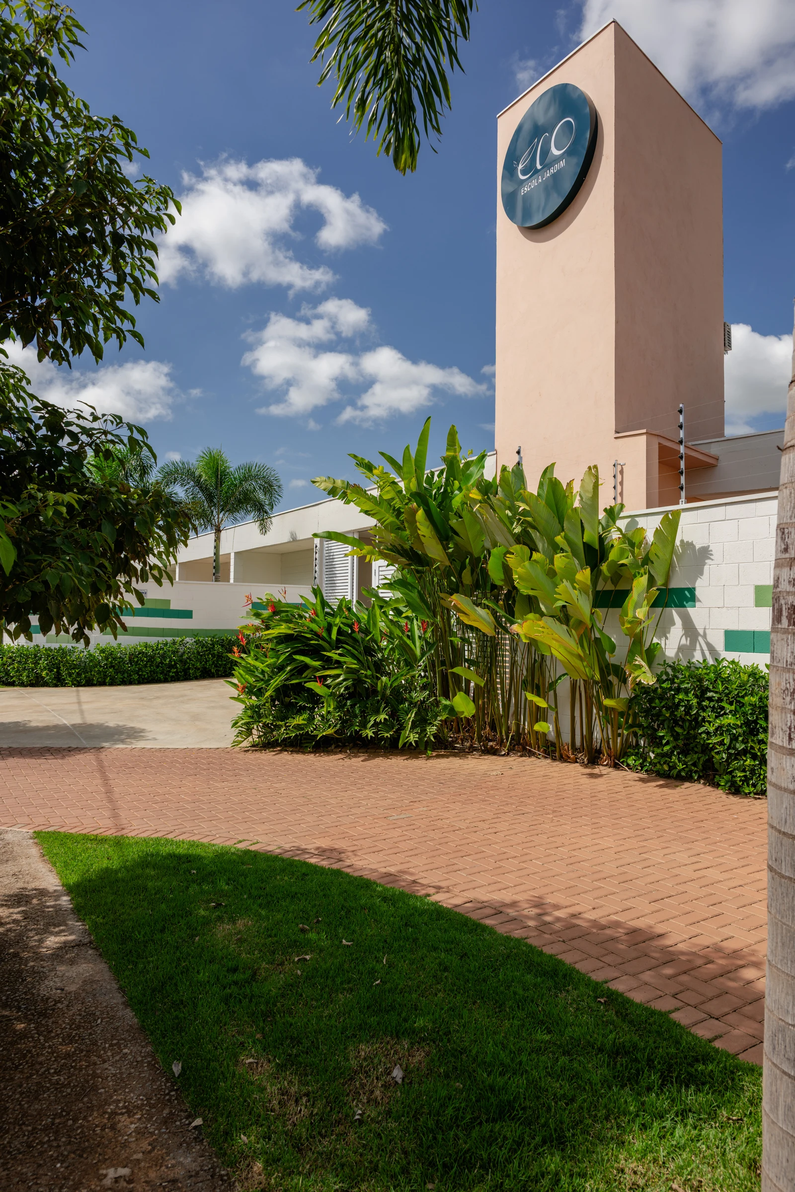 A presença da escola — Eco Escola Jardim