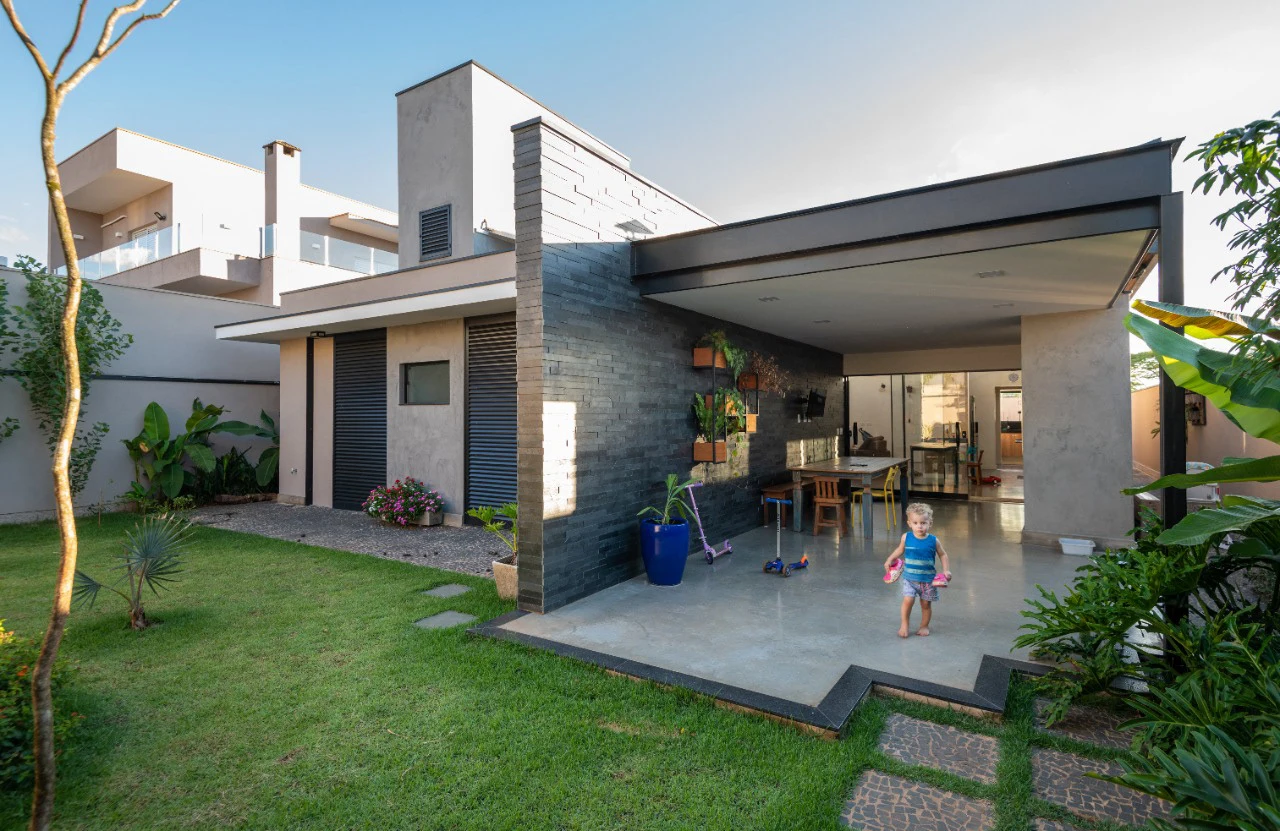 Convivência voltada ao jardim — Casa Greville