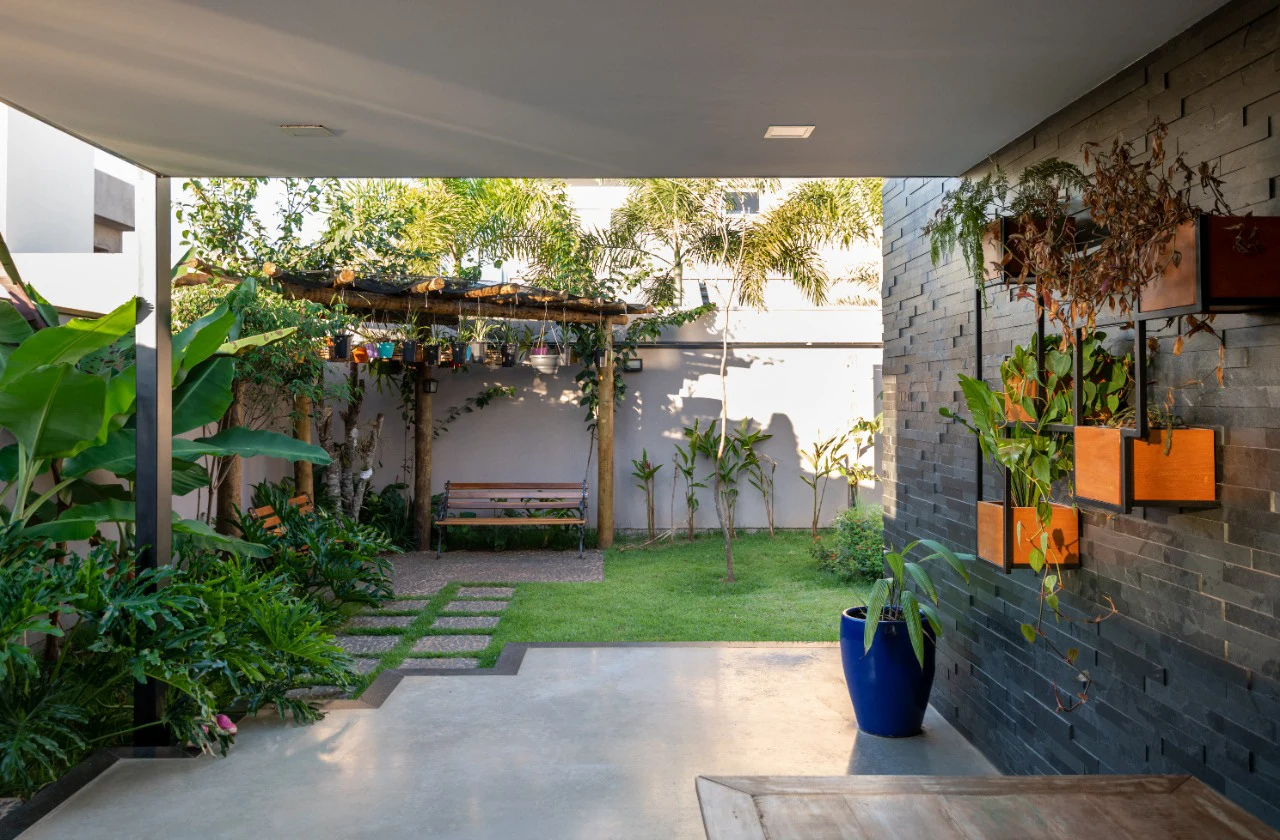 A permanência no jardim — Casa Greville