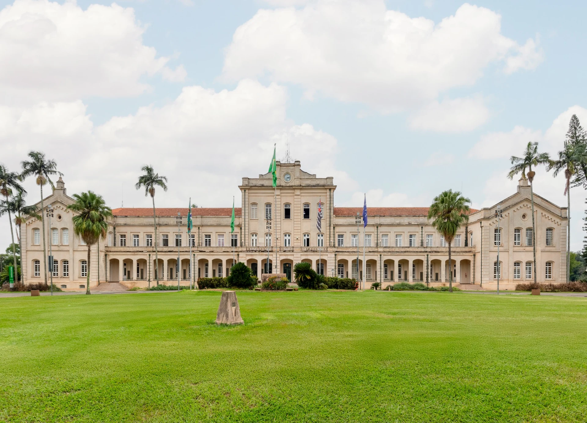 O edifício histórico da ESALQ/USP