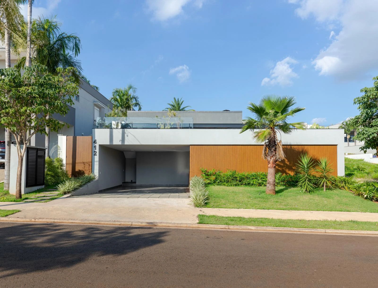 Frame House — fachada residencial da Vertentes Arquitetura