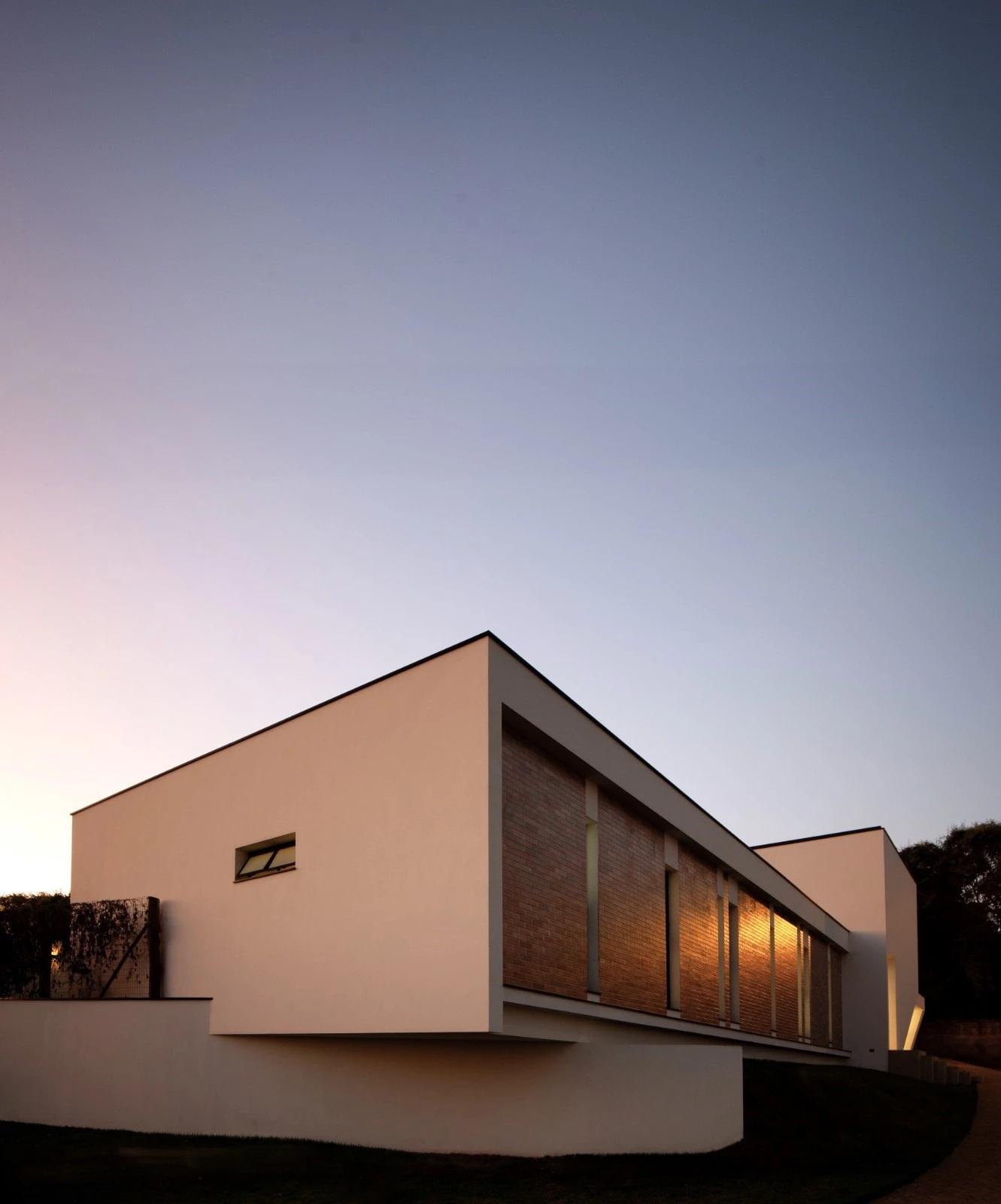 Casa Tangram — A fachada ao entardecer