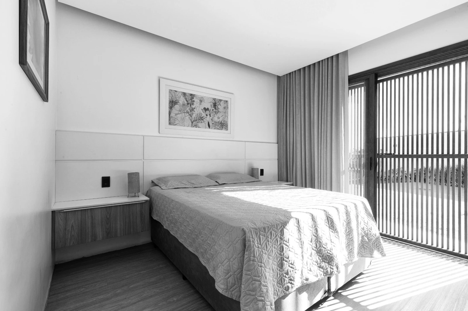 Casa Tangram — A suíte e a luz filtrada