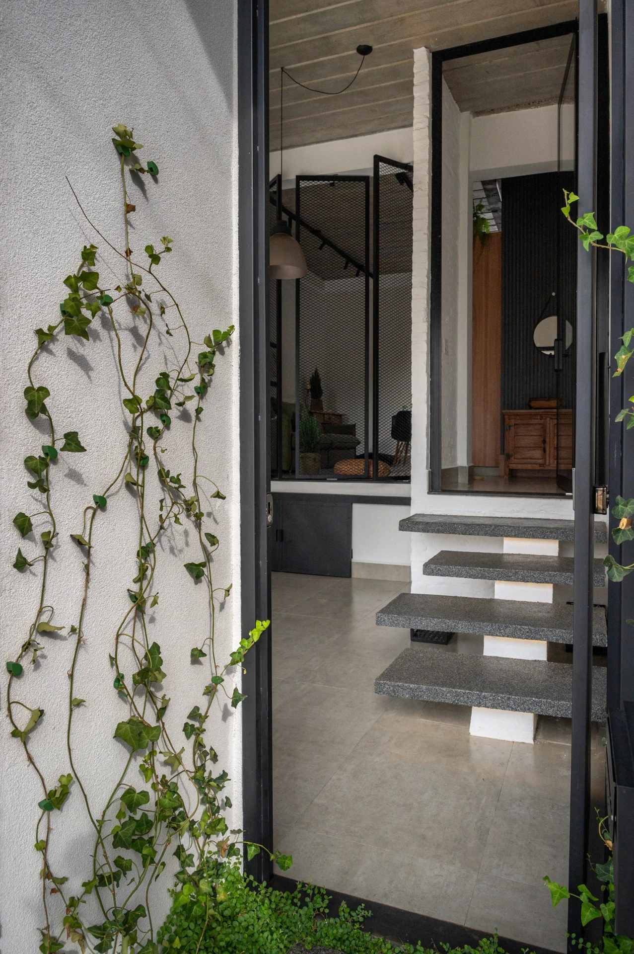 Pátio e circulação — Casa Vila 499